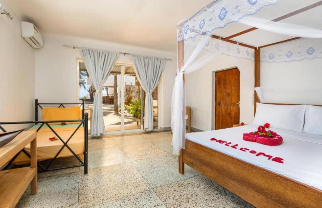 Seashore Beach Hotel Ківенґва Екстер'єр фото