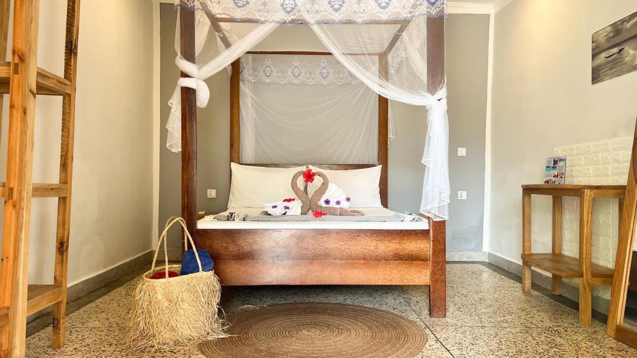 Seashore Beach Hotel Ківенґва Екстер'єр фото