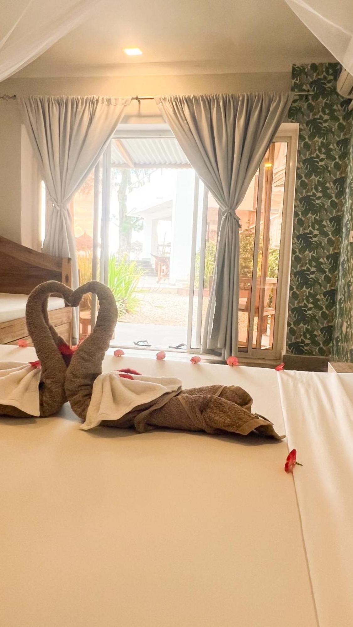 Seashore Beach Hotel Ківенґва Екстер'єр фото