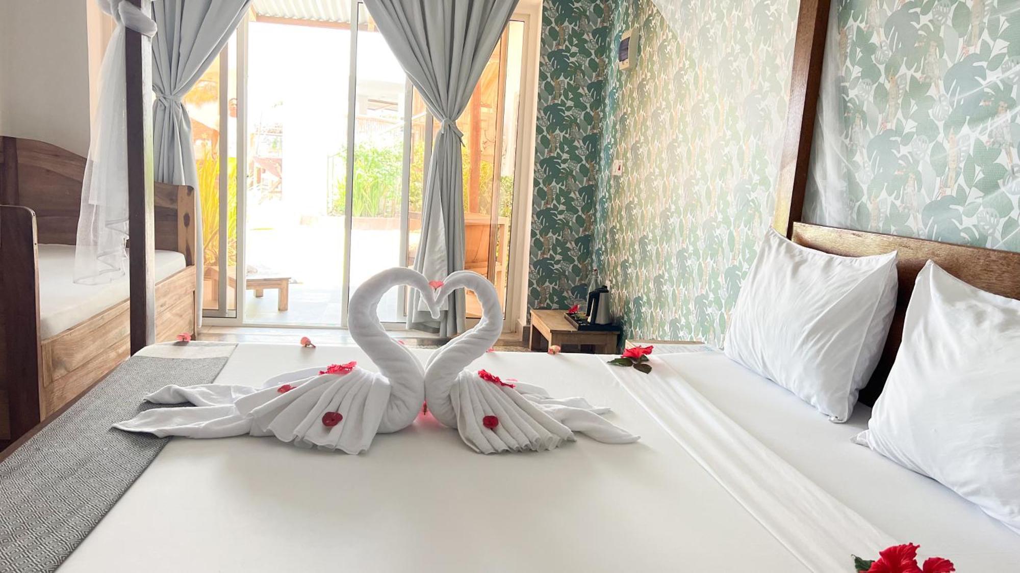 Seashore Beach Hotel Ківенґва Екстер'єр фото