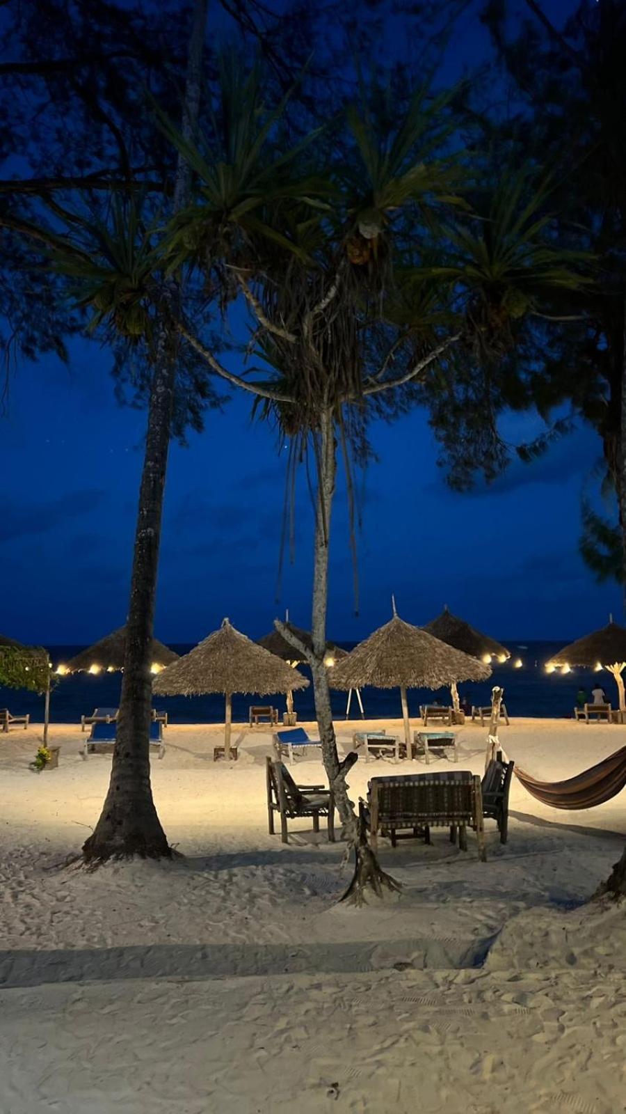 Seashore Beach Hotel Ківенґва Екстер'єр фото