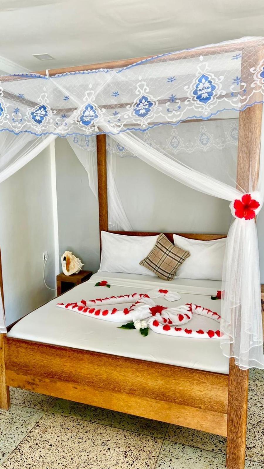 Seashore Beach Hotel Ківенґва Екстер'єр фото